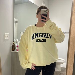 Large sweatshirt cozy comfy cute yellow💛